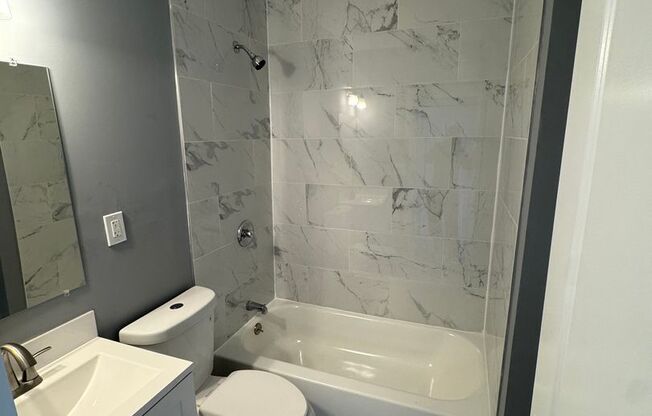 Charming Rowhome with Modern Touches in East Baltimore!