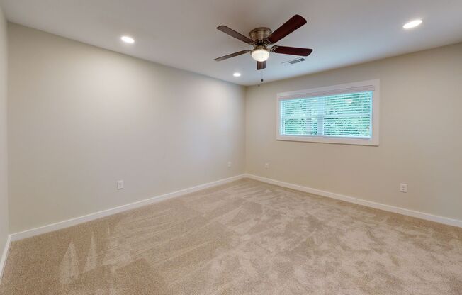 2 beds, 1.5 baths, 1,100 sqft, $1,462, Unit K1