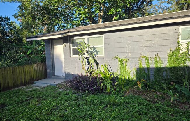 2 BEDROOM 1 BATH NEAR USF