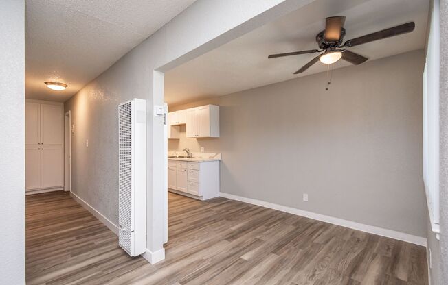 2 beds, 1 bath, 880 sqft, $1,450, Unit 96-4