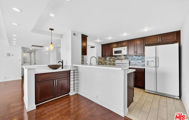 2 beds, 2 baths, 1,352 sqft, $4,895, Unit 1514