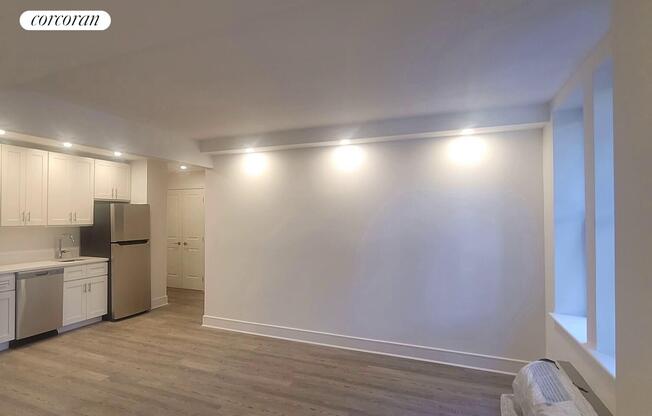 2 beds, 1 bath, $7,400, Unit 5I