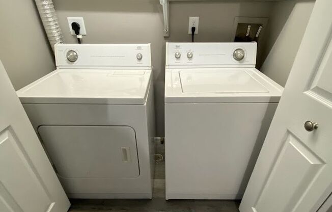 2 beds, 1.5 baths, 1,200 sqft, $1,900, Unit 8130-07