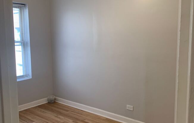1 bed, 1 bath, $1,250, Unit 5554 #303
