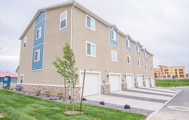 Gorgeous, 3-Story Premier Townhomes in The Boulders in Herriman. Spacious Floor Plan and Incredible Views!