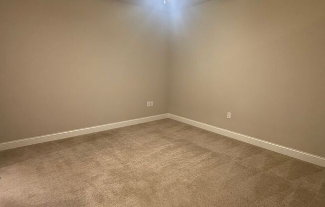 3 beds, 2 baths, 1,549 sqft, $2,600, Unit 301