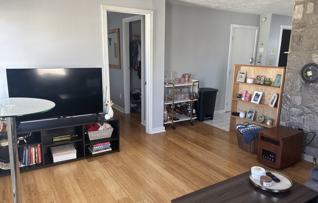 2 beds, 1 bath, $3,200, Unit 3F