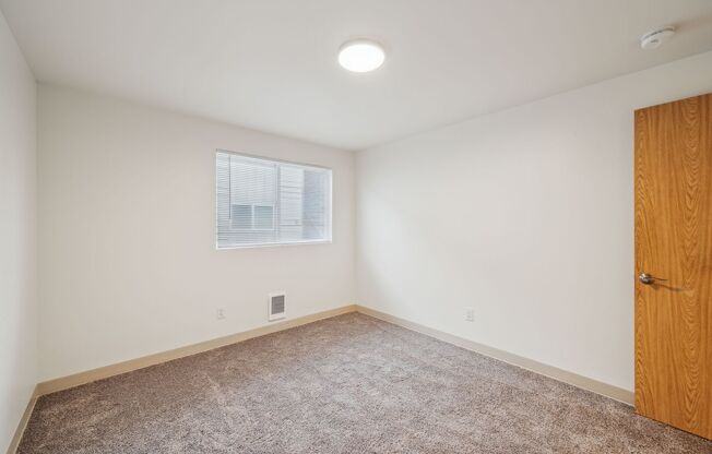 2 beds, 1 bath, 900 sqft, $1,595, Unit 16
