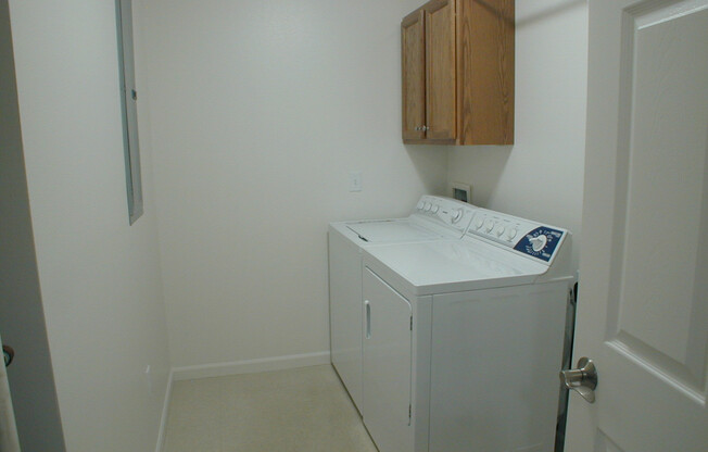 2 beds, 1 bath, 942 sqft, $1,150, Unit Apt D