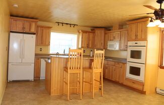 5 beds, 2 baths, $1,675