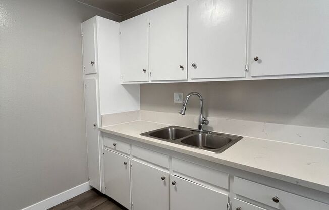 1 bed, 1 bath, 750 sqft, $1,775, Unit 12