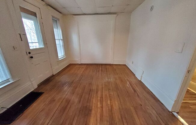 Studio, 1 bath, 200 sqft, $575, Unit C