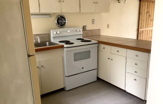 1253 Ferry St Apt