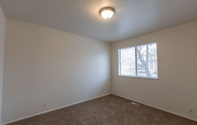 3 beds, 2 baths, 1,400 sqft, $1,700, Unit A