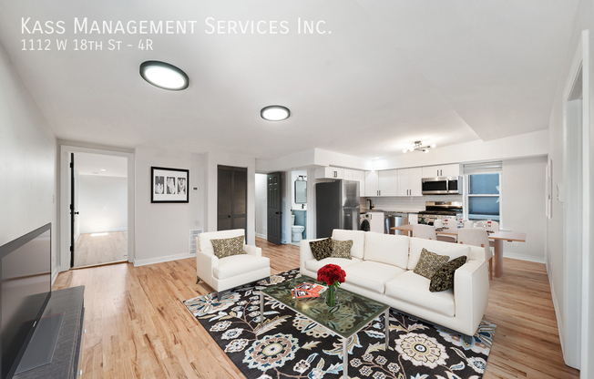 1112 W 18 ST