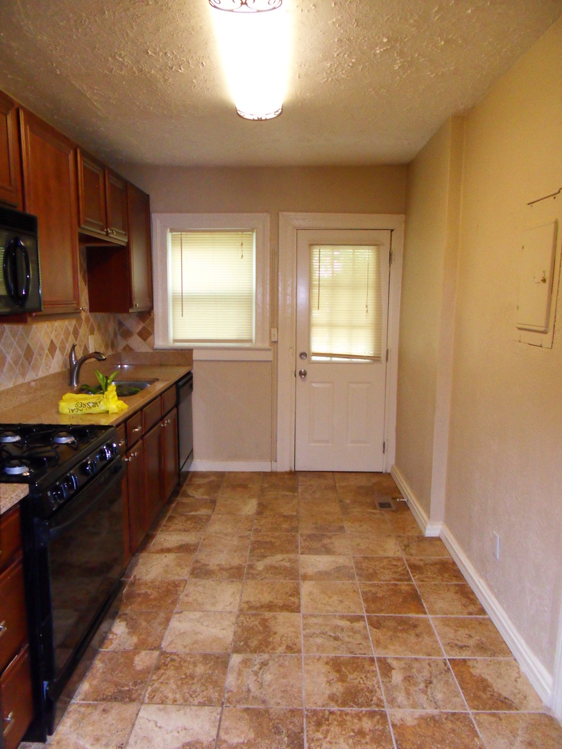 583 Colonial Circle