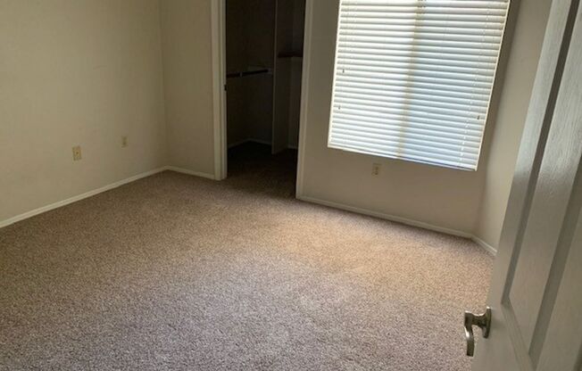 2 beds, 2 baths, $1,395, Unit #1020