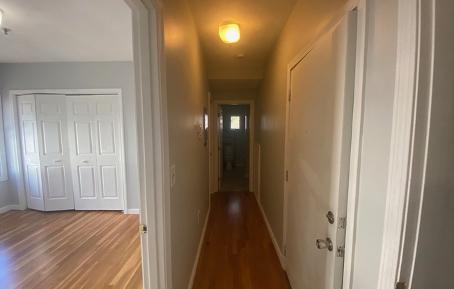 1 bed, 1 bath, 700 sqft, $2,000, Unit 2