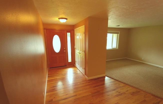 Gorgeous Home with Granite Counters and Custom Built-ins!