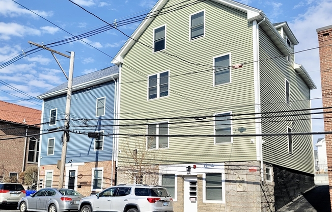 525 CHARLES ST