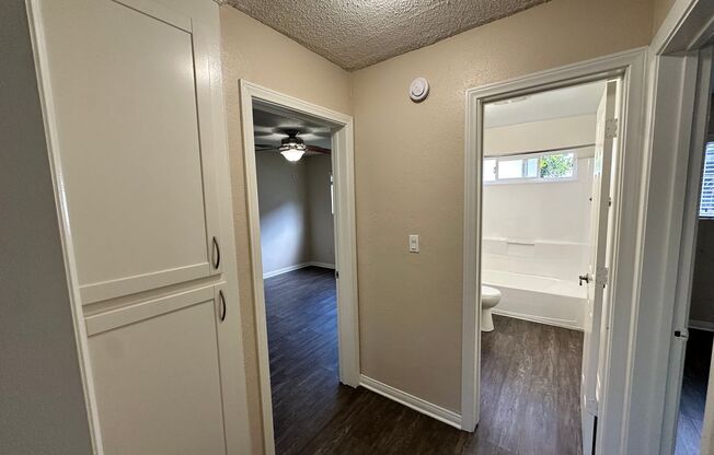 2 beds, 1 bath, 900 sqft, $2,595, Unit 0087