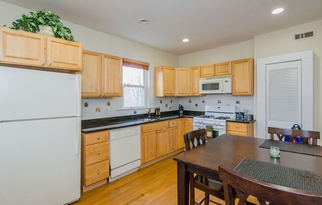 126 MINDEN ST