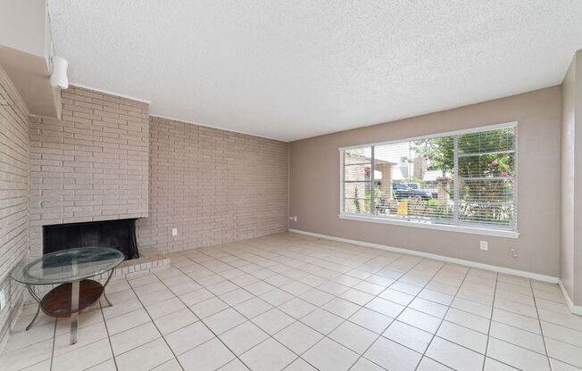 NEWLY RENOVATED APARTMENT IN HOUSTON