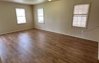 2 beds, 1 bath, $800