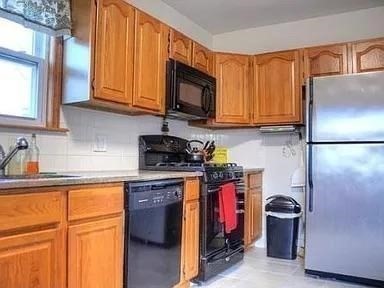 2 beds, 2 baths, 1,200 sqft, $3,000, Unit 2