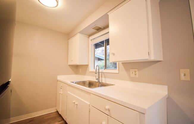 2 beds, 1 bath, 750 sqft, $1,495, Unit 12695