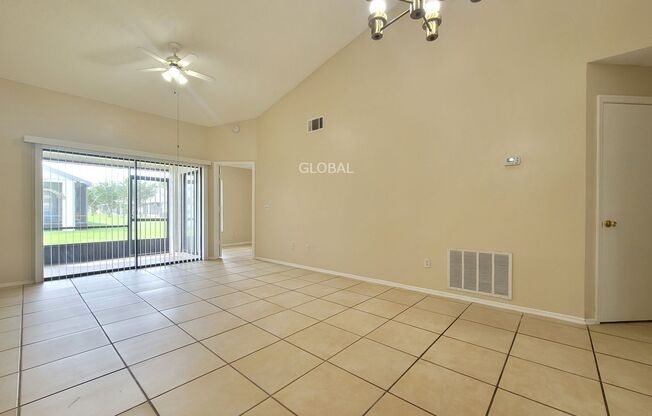 Spacious 3-Bed Townhome with 1st-Floor Main Bedroom within Lakepoint in Kissimmee