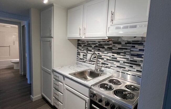 2 beds, 1.5 baths, 950 sqft, $1,545, Unit 250W