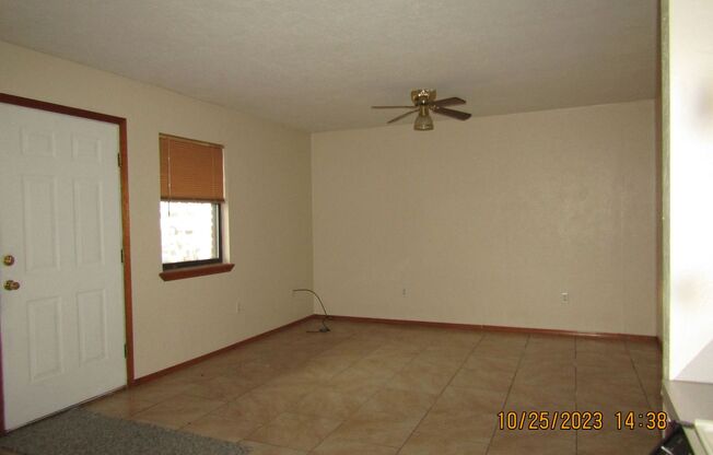 2 beds, 1 bath, $600