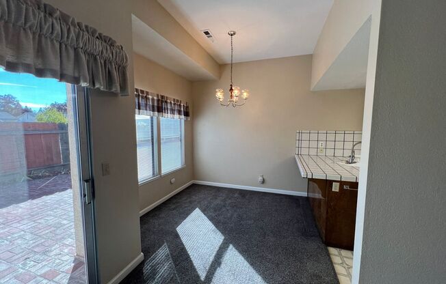 2 beds, 2 baths, $1,895