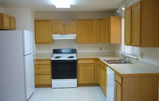 3 beds, 2 baths, $2,795