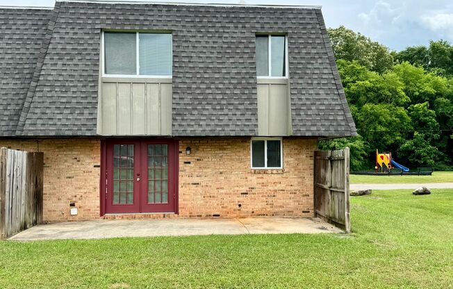 3 beds, 2.5 baths, 1,403 sqft, $1,295, Unit 10F