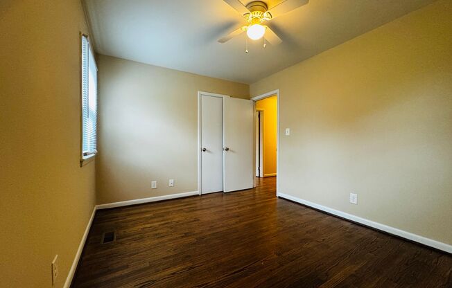 3 beds, 1 bath, $1,200