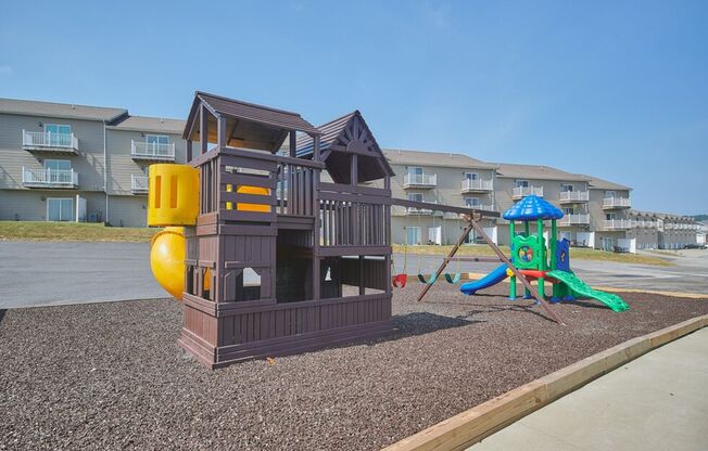 4 beds, 3.5 baths, 3,100 sqft, $2,275, Unit 307