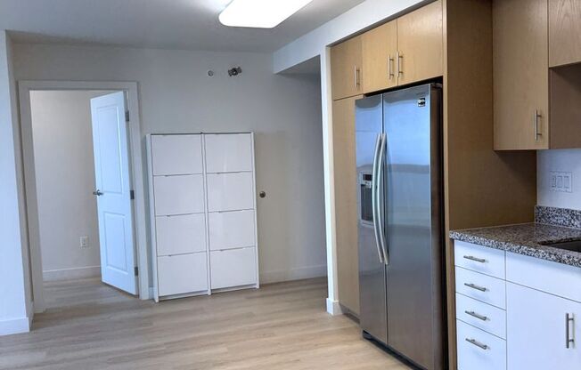 Ke Kilohana - Renovated High Floor 3 Bedroom 2 Bath 2 Parking in Ward Village