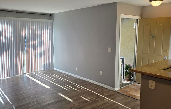 2 beds, 1 bath, $2,100, Unit UNIT 37