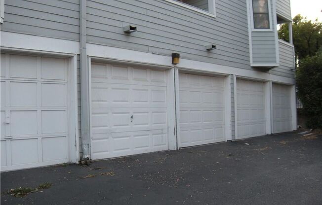 2 beds, 2.5 baths, $2,000