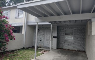 5104 TENNIS CT CIR
