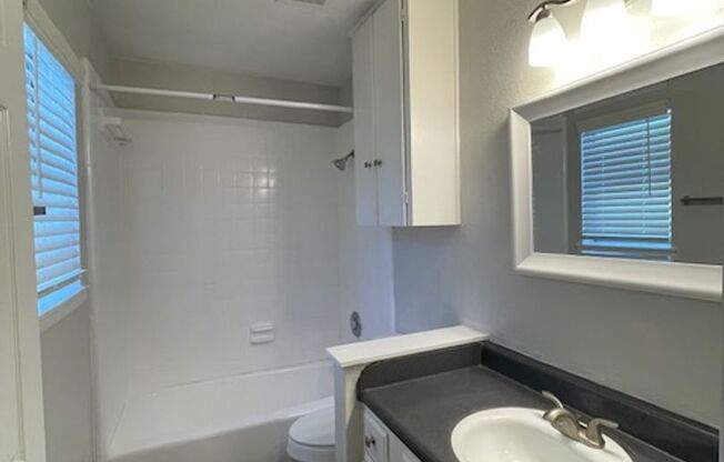 2 beds, 2 baths, 931 sqft, $1,195, Unit 02-0216