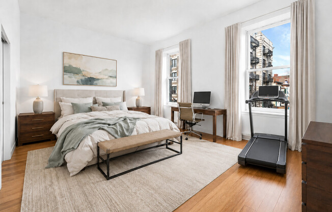 422 W 160 ST