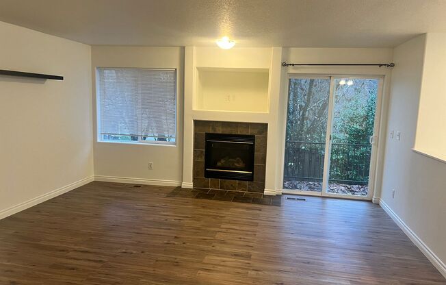 Single Family Home With New Flooring in Great Wilsonville Neighborhood!