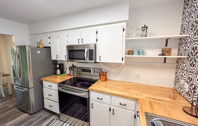 1038 SW 6th Drive Unit A - Pet Friendly!