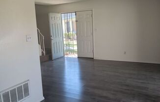 2 beds, 1 bath, $1,300