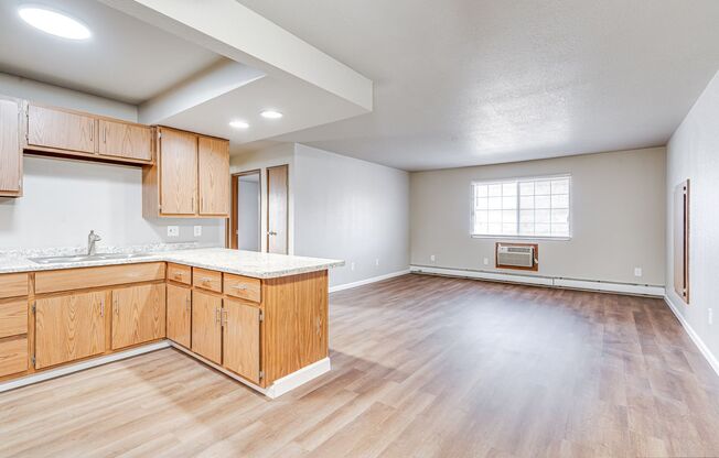 2 beds, 1 bath, 850 sqft, $999, Unit A201