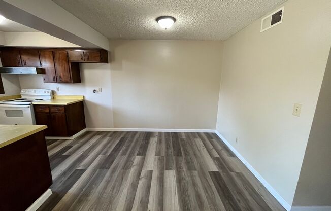 2 beds, 1.5 baths, 1,000 sqft, $1,275, Unit 3