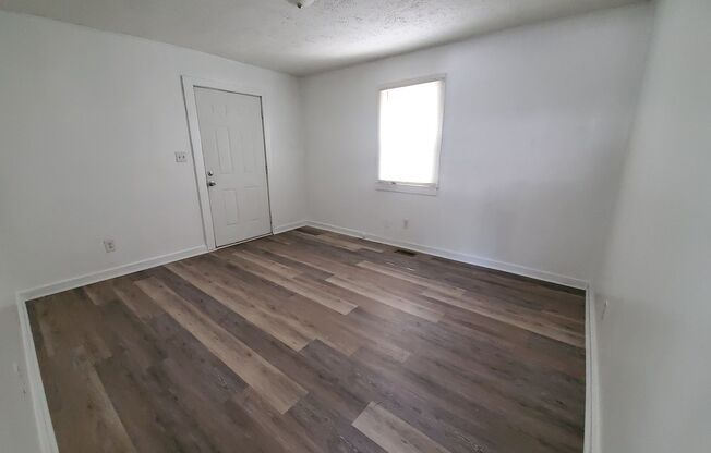 2 beds, 1 bath, $1,100